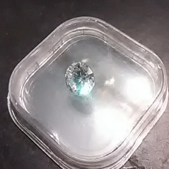 1.00ctw AAA Simulated White Diamond Brilliant Cut - Picture 3 of 4